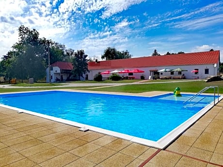Toldi Rendezvényház Étterem és Vándor Panzió