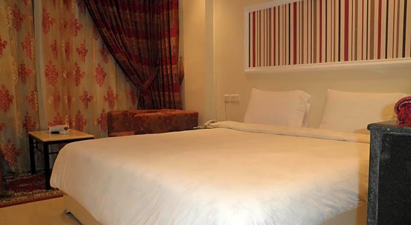 Marina Royal Hotel Suite