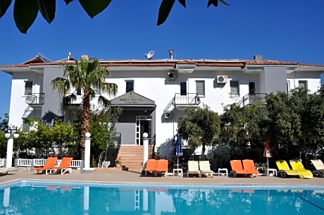 MESE HOTEL & APARTMENTS