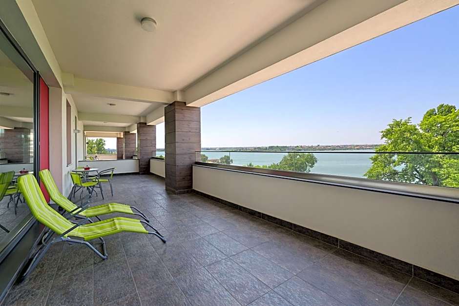 Tomis Garden Apartments Mamaia