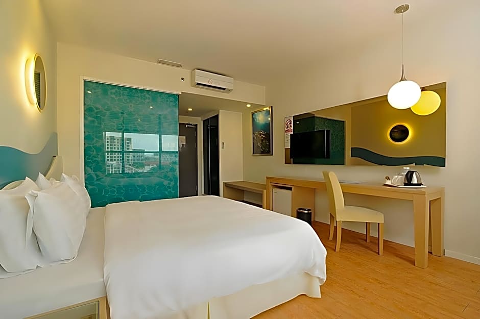 Oceania Hotel