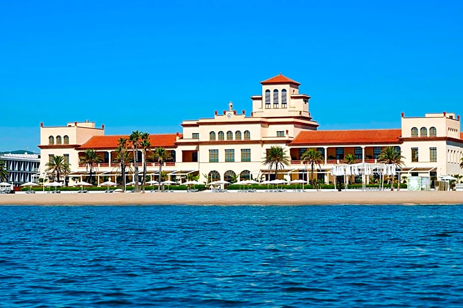 Le Meridien Ra Beach Hotel & Spa