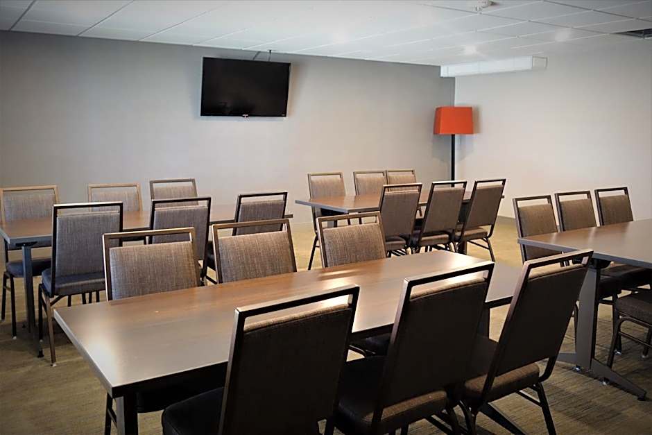 Country Inn & Suites by Radisson, La Crosse, WI