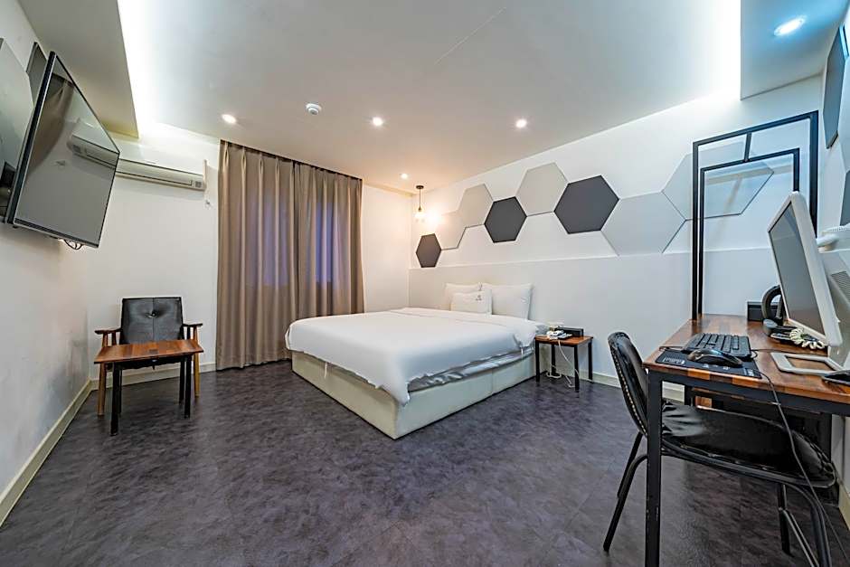 Gray Hotel
