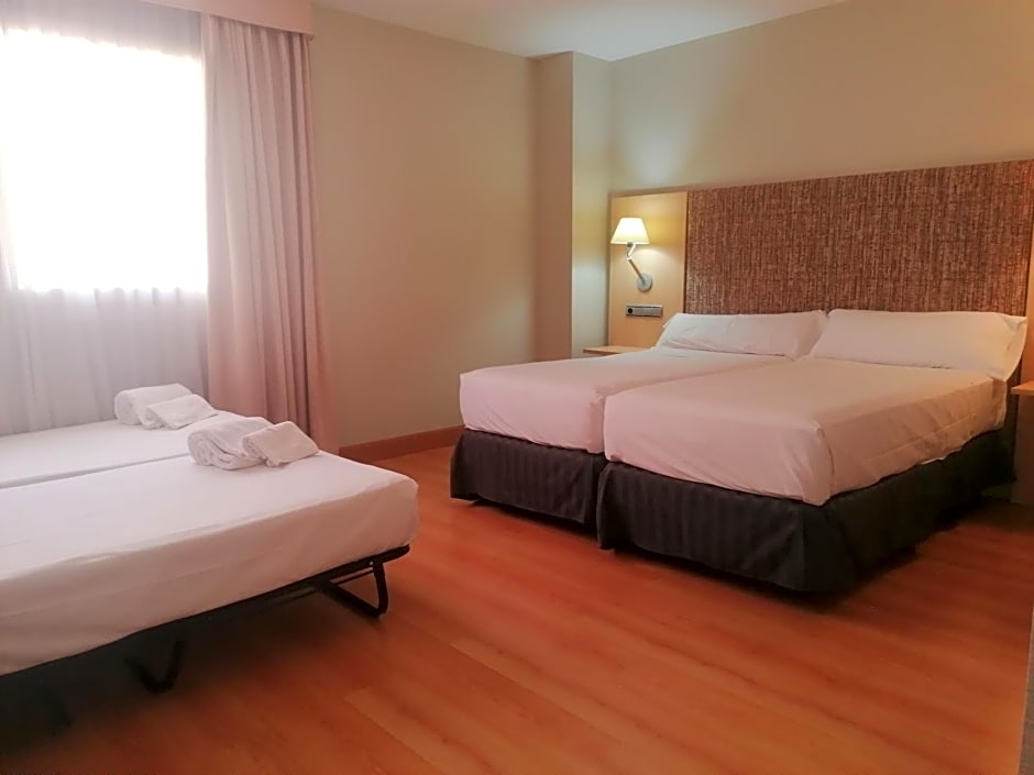 Hospedium Hotel Villa Gom