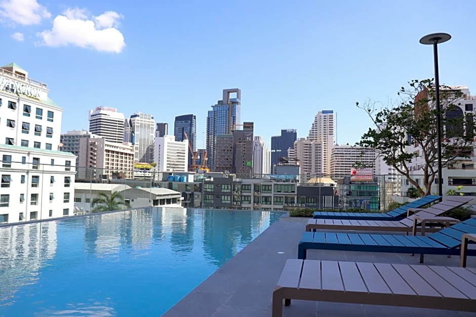 The Quarter Ploenchit by UHG