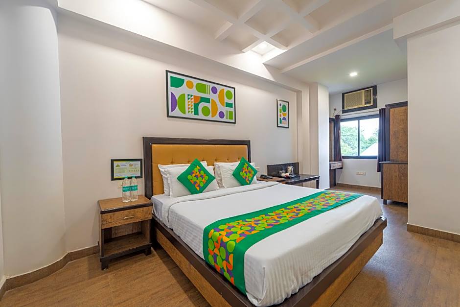 Treebo Shivam Inn Near Singapore Mall