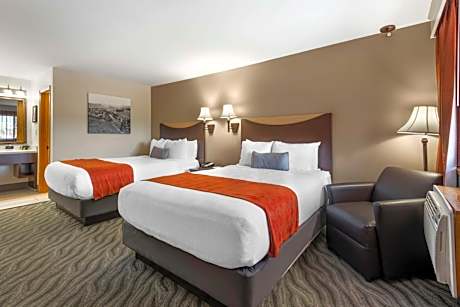 Queen Room with Two Queen Beds - Pet-Friendly/Non-Smoking