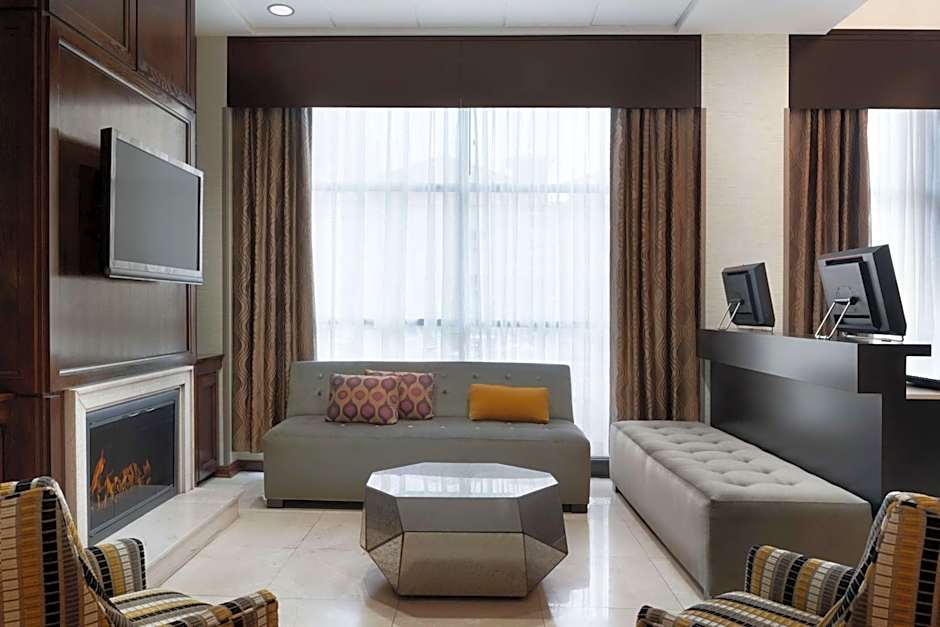 DoubleTree By Hilton Milwaukee Brookfield