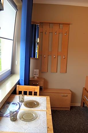 Standard Twin Room with Shared Bathroom