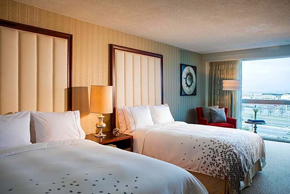 Renaissance by Marriott Newark Airport Hotel