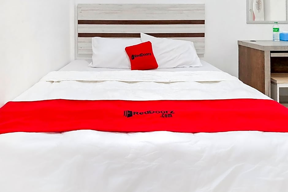 RedDoorz Syariah near Tanjung Pinang City Center