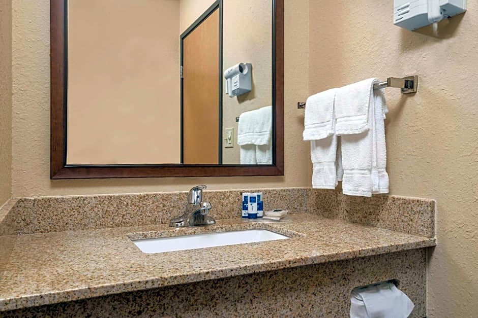 AmericInn by Wyndham Detroit Lakes