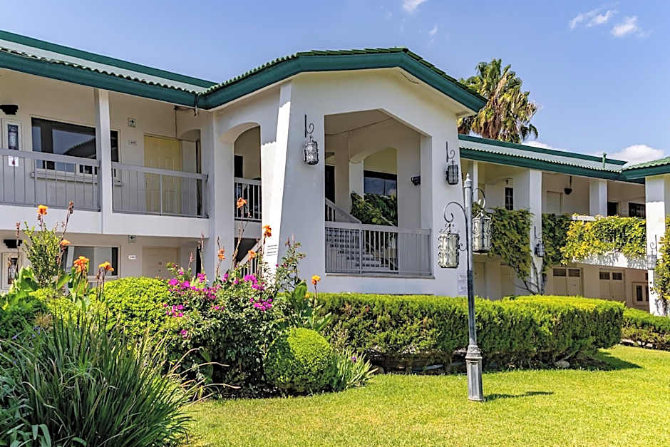 Quinta Dorada Hotel & Suites