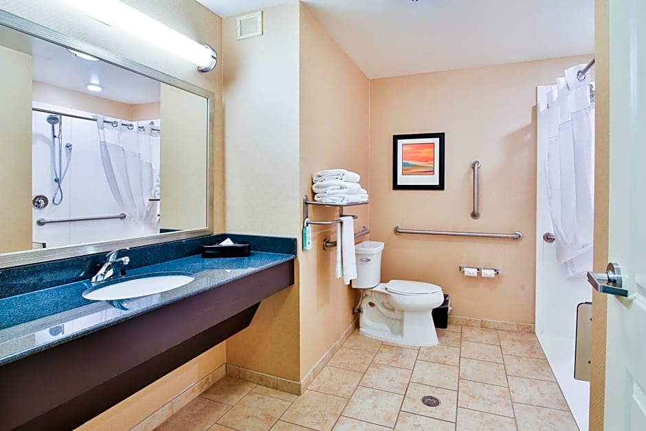 Holiday Inn Bismarck By IHG