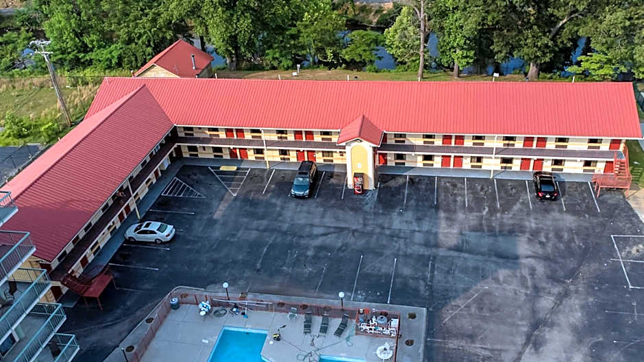 River Place Inn & Cabins