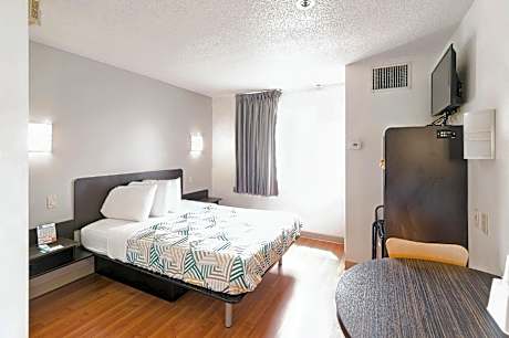 Queen Room - Disability Access - Roll in Shower