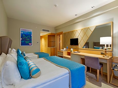 CONNECTION FAMILY SEA VIEW