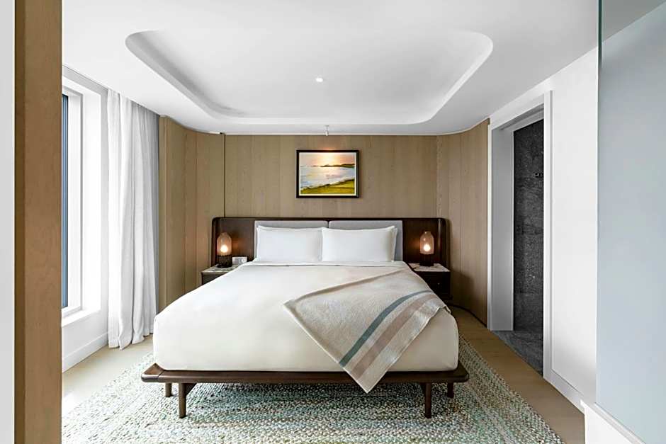 Muir, Luxury Collection