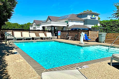 Days Inn by Wyndham Arlington