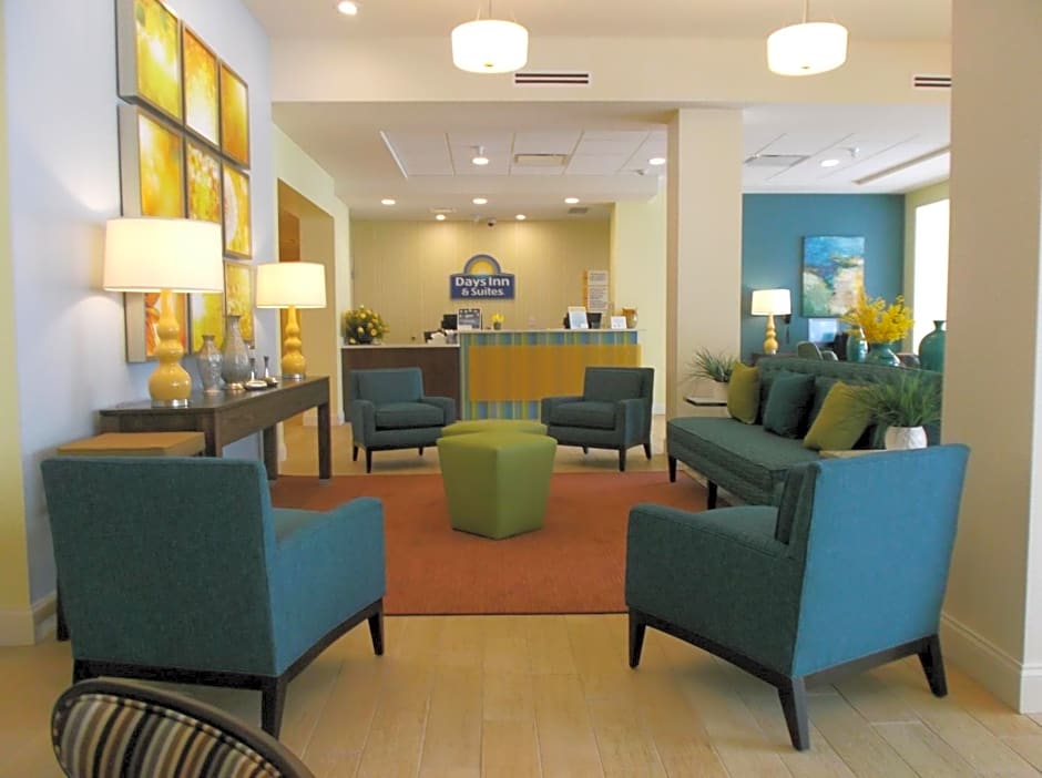 Days Inn & Suites by Wyndham Belmont