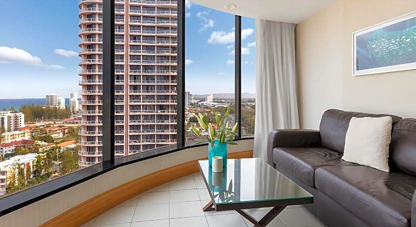 Oaks Gold Coast Hotel