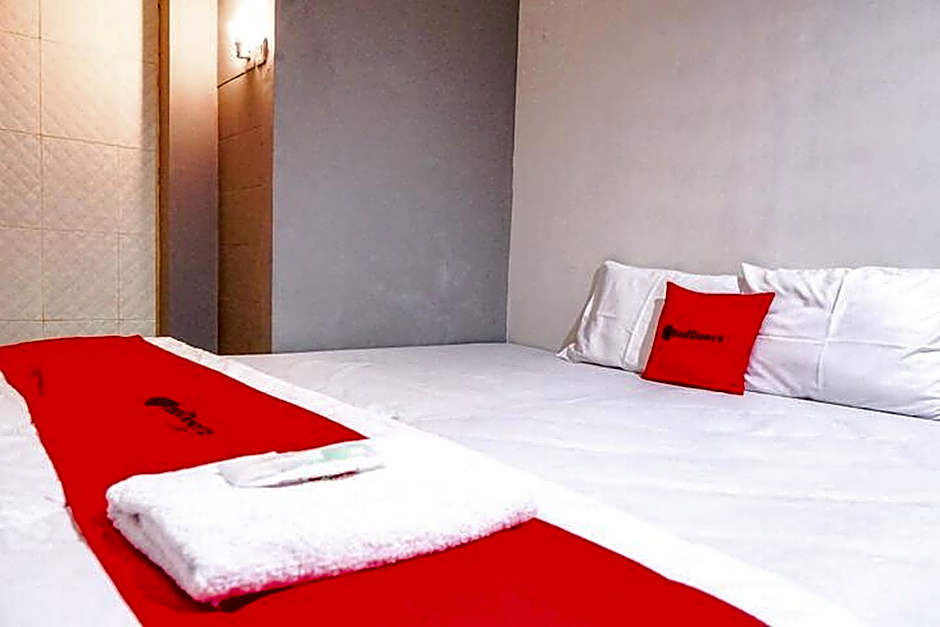 RedDoorz @ Citraland Surabaya