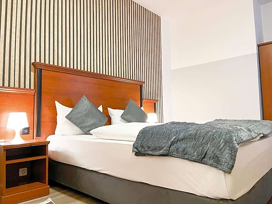 City Hotel West Frankfurt City Centre