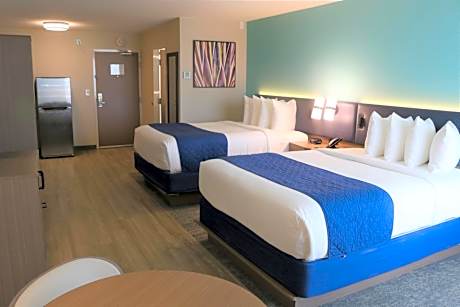Queen Room with Two Queen Beds and Bath Tub - Mobility Accessible/Communication Assistance/Non-Smoking
