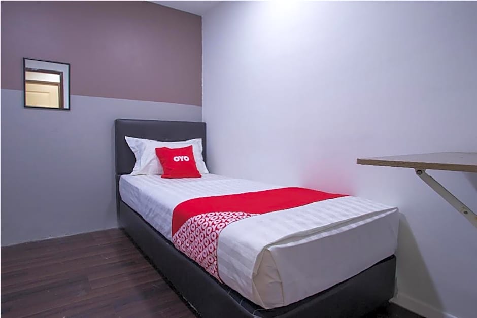 Hotel O Taj (seksyen 13)
