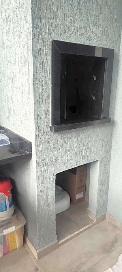 Casa com piscina duas quadras da praia