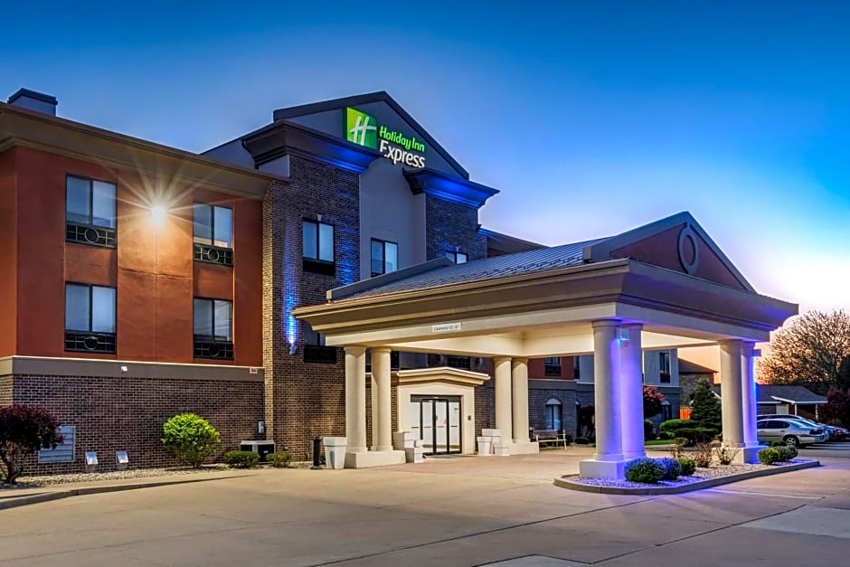 Holiday Inn Express Hotel & Suites Shelbyville By IHG