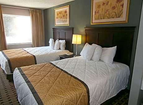 2 Double Beds Smoking
