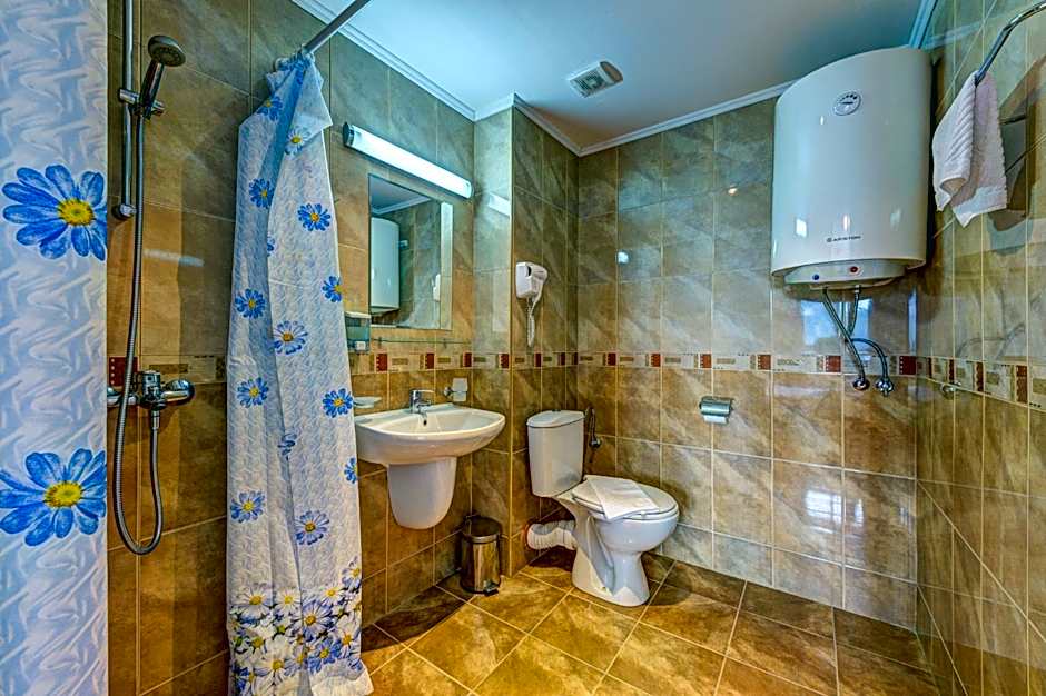 Complex Silver Hills