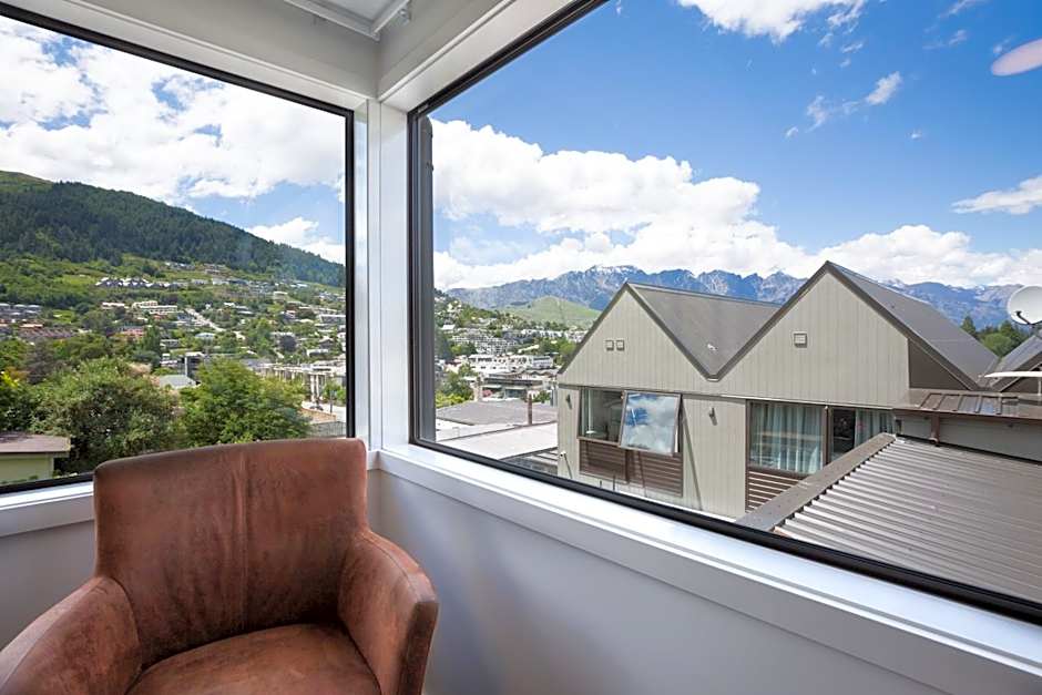 Lomond Lodge Motel & Apartments