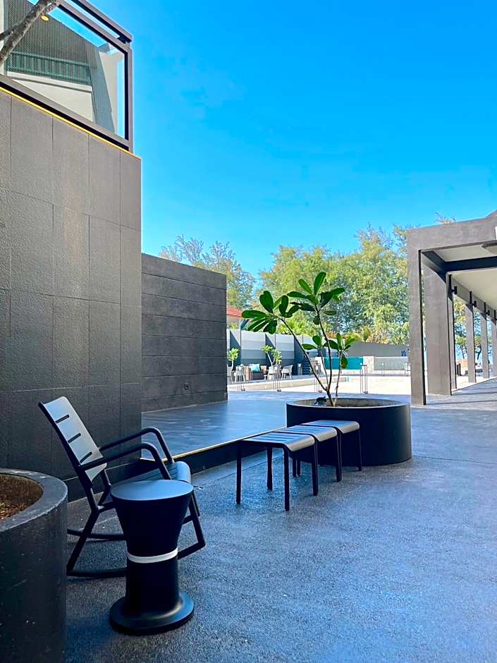 Solis Beach Hotel Rajamangala