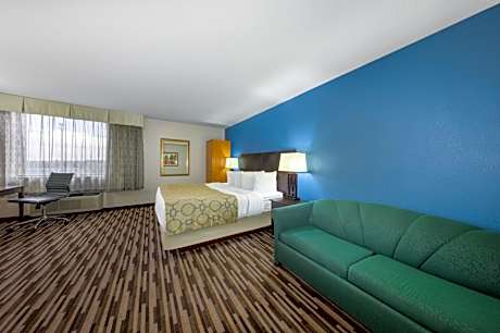 King Studio Suite - Non-Smoking