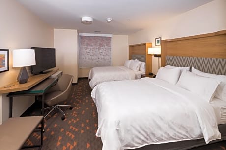 Queen Room with Two Queen Beds - Hearing Accessible