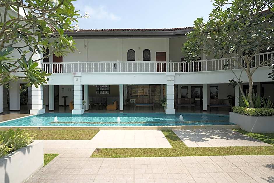 Hibiscus Beach Hotel