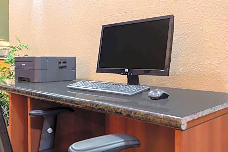 AmericInn by Wyndham West Bend