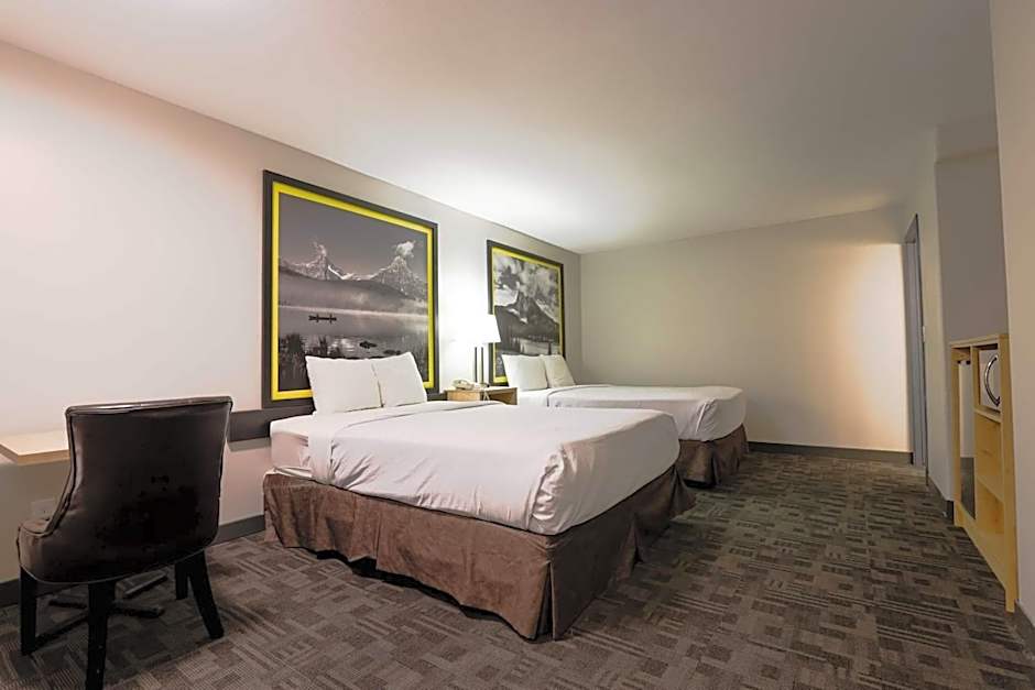 Super 8 by Wyndham Clearwater BC