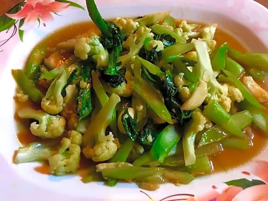 Nuch's Apple Guest House