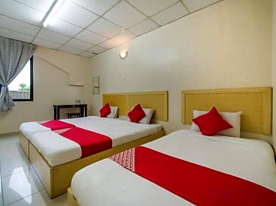 OYO 301 River Inn Hotel