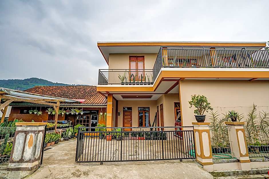 OYO 91014 Eco Tourism Desa Cibodas Areng 2 Syariah