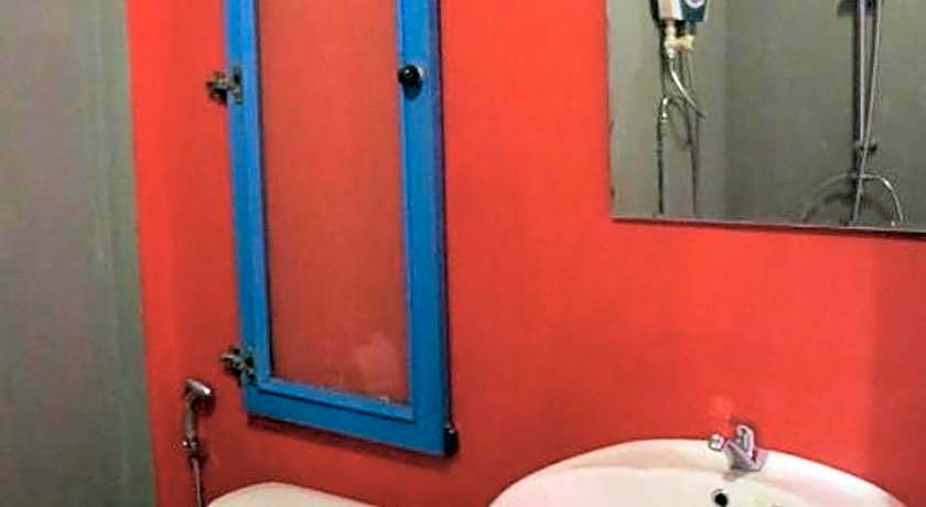 Super Hostel