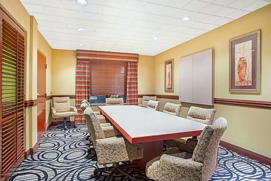 Holiday Inn Express Mobile I 65 By IHG
