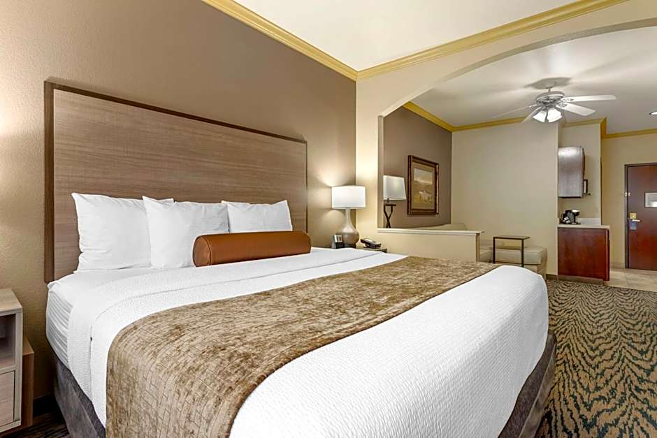 Best Western Plus Crown Colony Inn And Suites