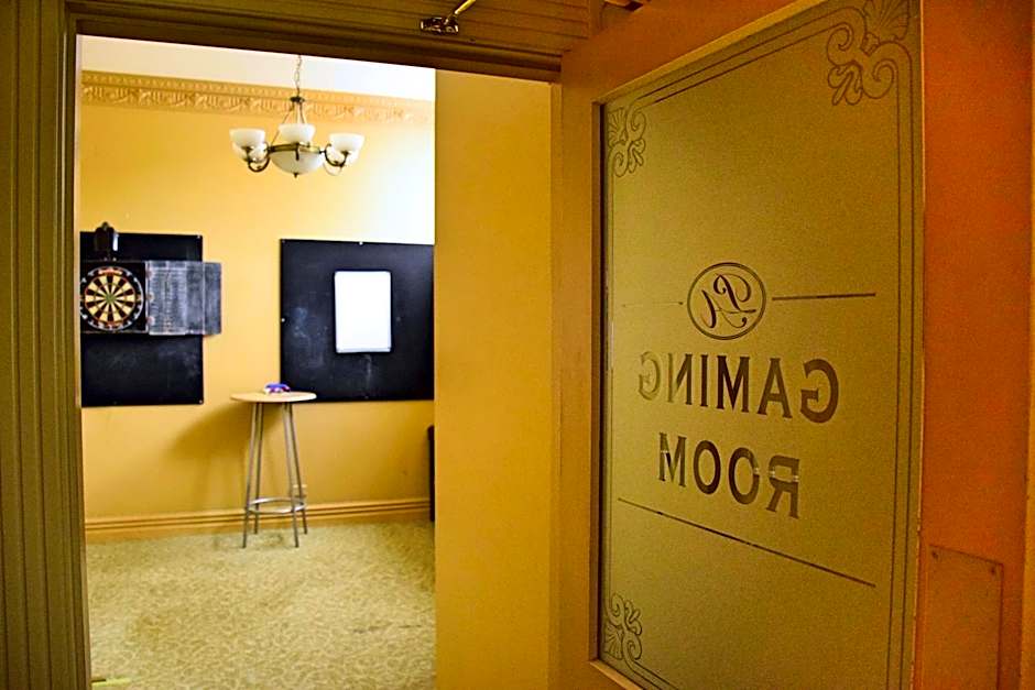 The Prince Albert Backpackers & Bar