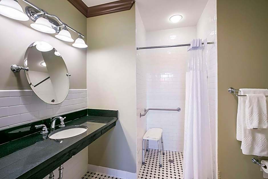 Water Street Hotel & Marina, Ascend Hotel Collection