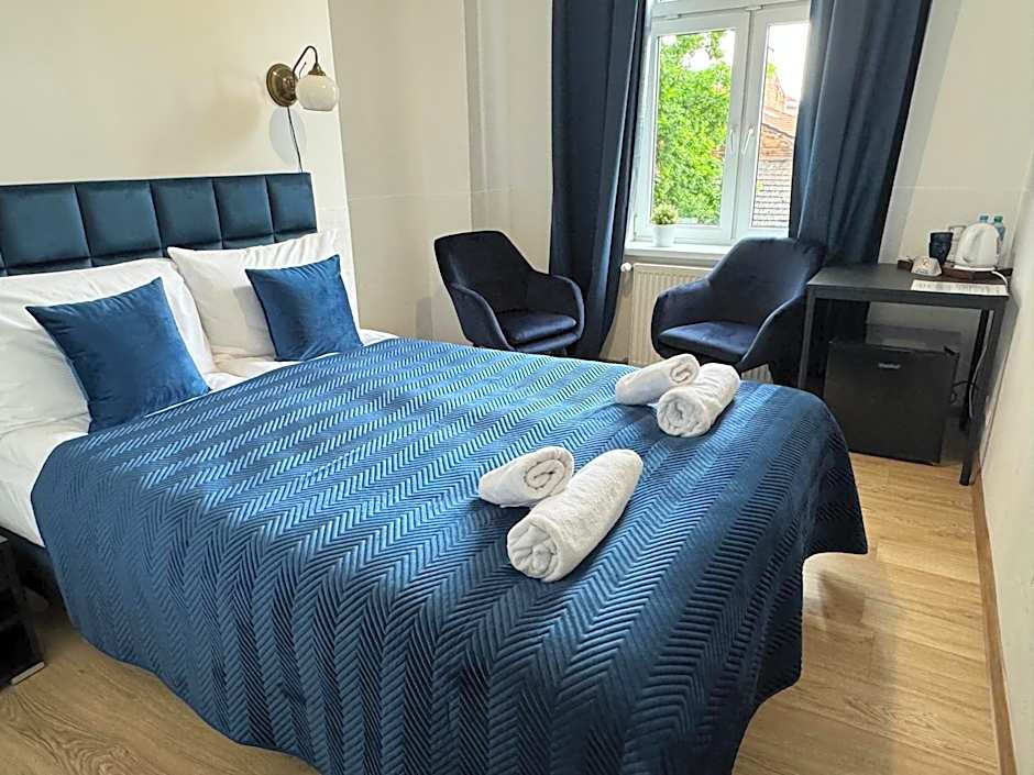 IRIS Aparthotel